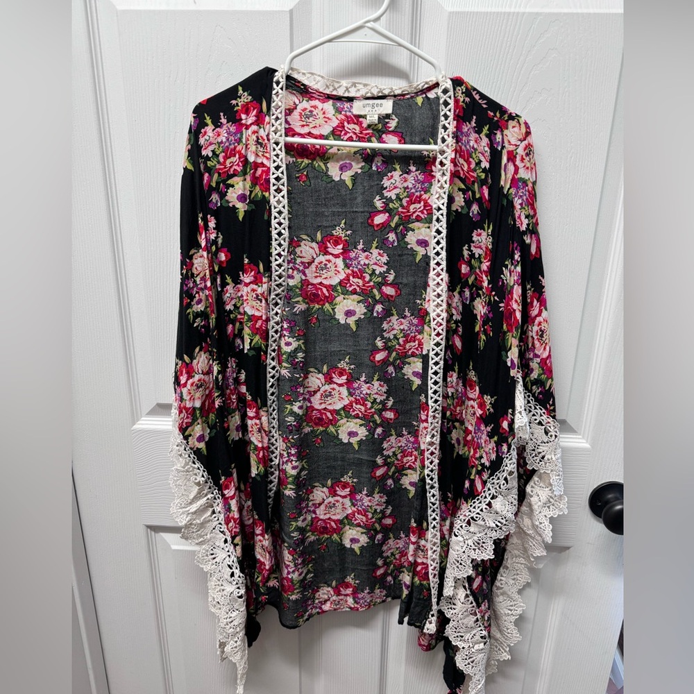 Umgee size Large cardigan